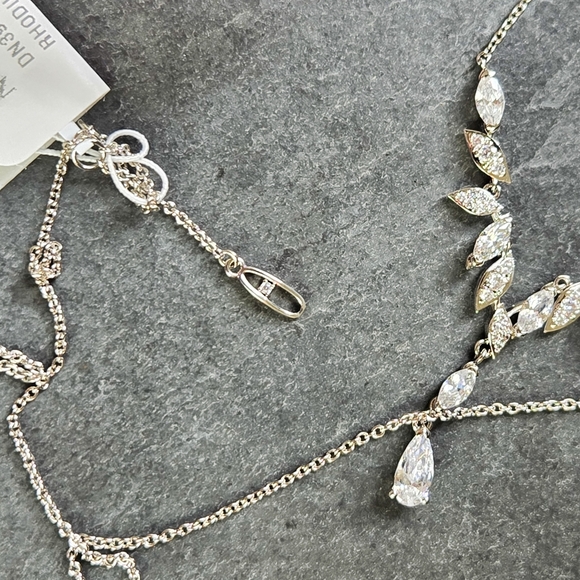 NWT Nadri Sweetpea Rhodium Plated Crystal Leaf Y Necklace - Picture 6 of 7